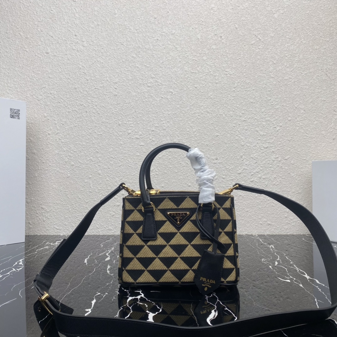 Pra*a top handle bags